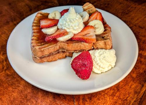 Stawberries-Banana-Cream-French-Toast